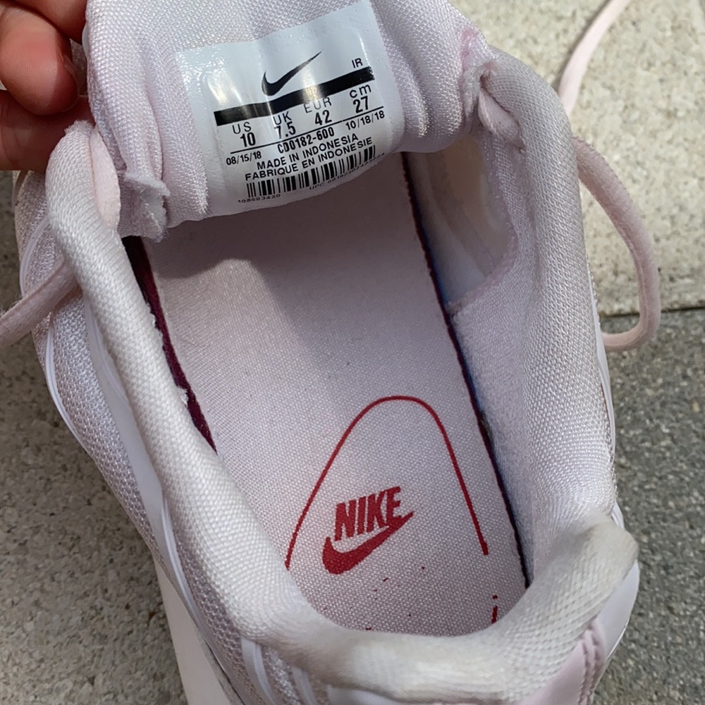 size 6 womens vapormax plus